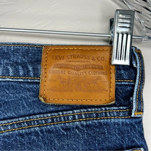 Levi’s Premium Wedgie Straight Button Fly High Rise Raw Hem Crop Denim Jeans - Picture 11 of 12